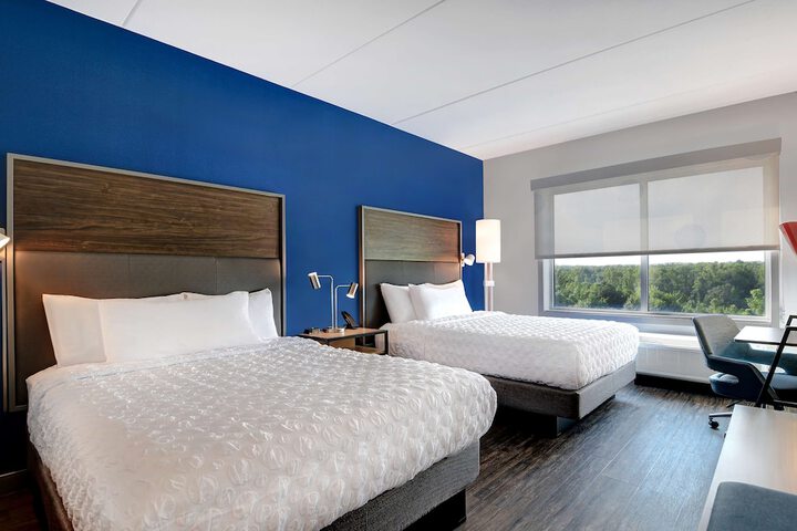 2 Queen Beds (23 of 23)
