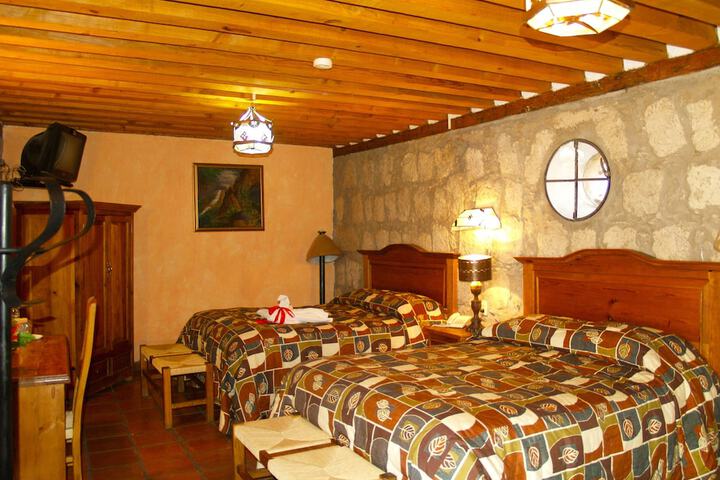 Room 7 of 65