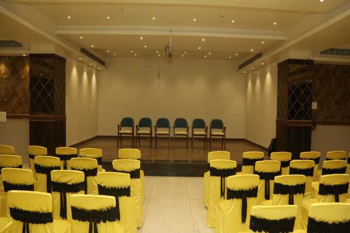 Ballroom/Hall 31 of 45