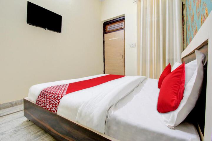 Hotel O Karni Palace