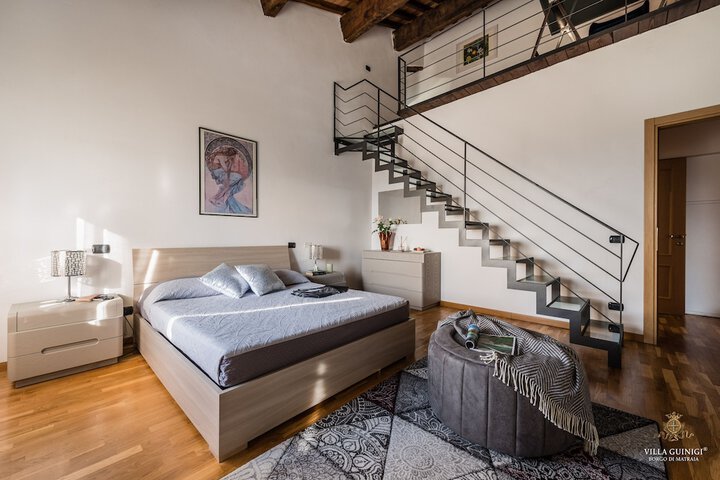 Room 25 of 132