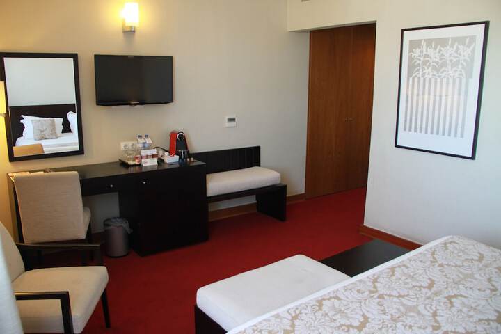 Room 25 of 73