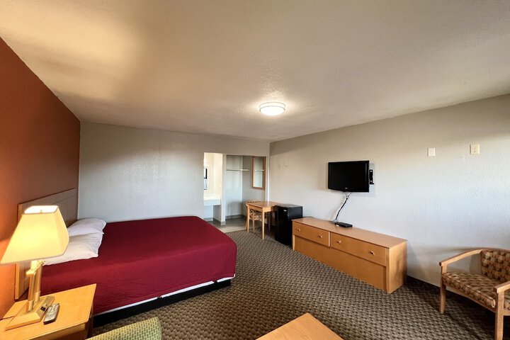 Room 3 of 12