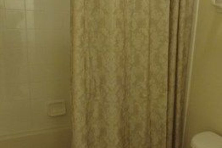 Room 7 of 77