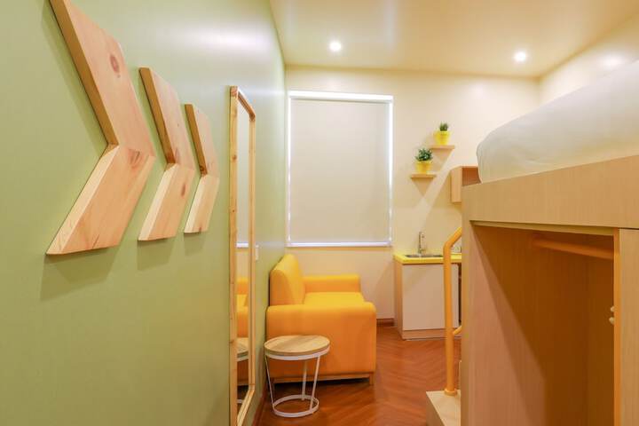 Room 15 of 32
