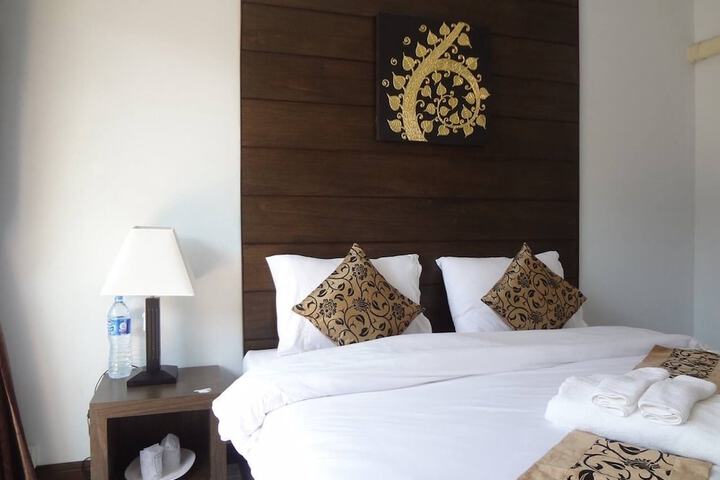 Room 4 of 70
