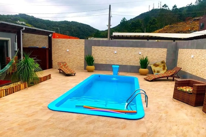Pool 9 of 16