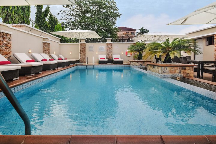 Hotel with Pool