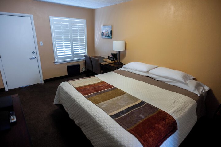 Room 7 of 29
