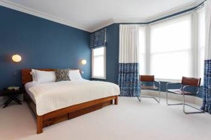 Room 15 of 32