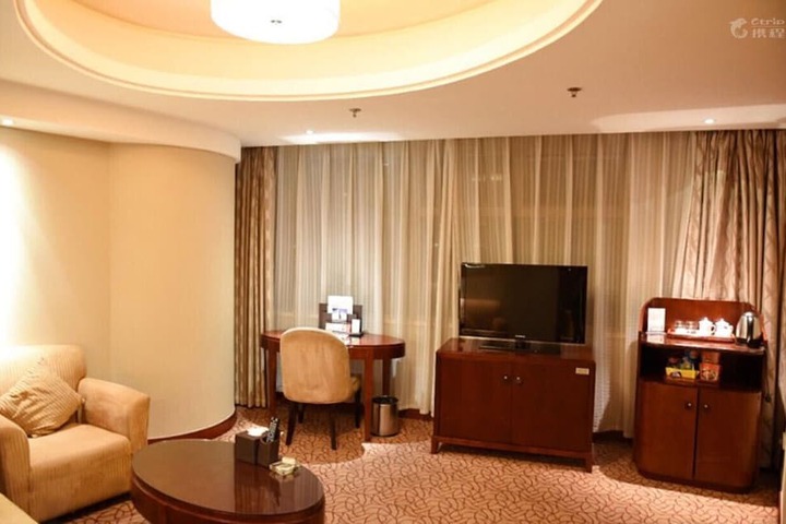 Room 5 of 28