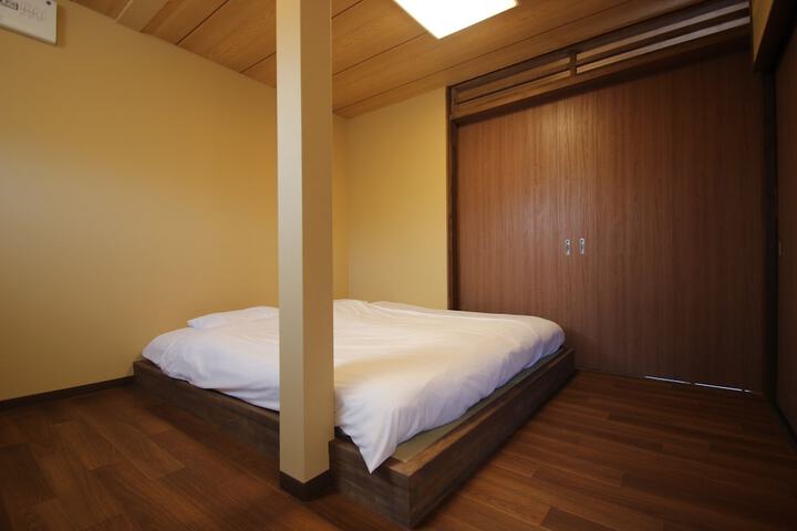 Room 66 of 107