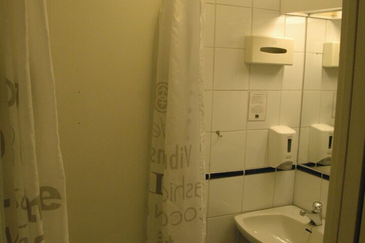 Room 9 of 24