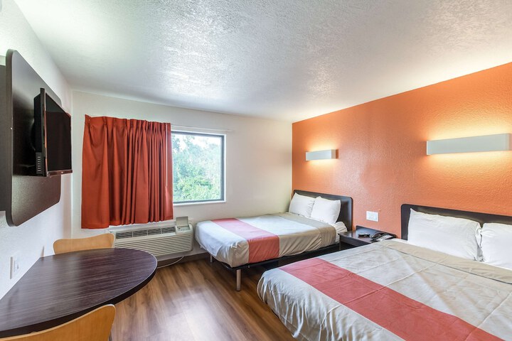 2 Double Beds (6 of 7)