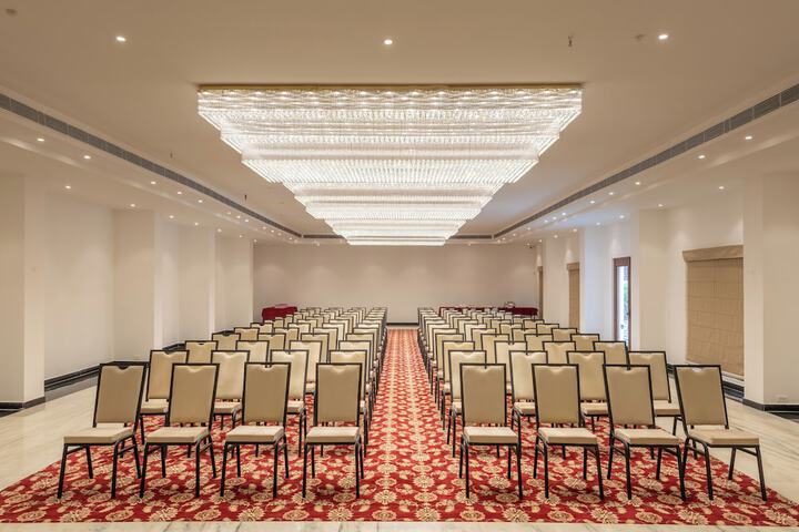 Ballroom/Hall 59 of 75