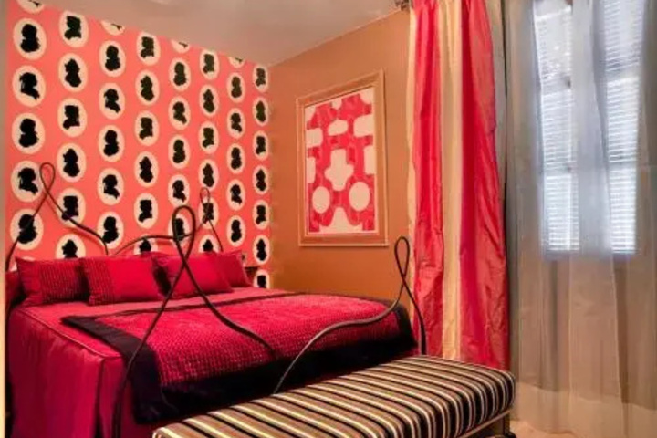 Room 4 of 11