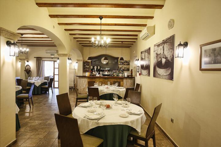 Dining 92 of 174