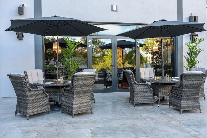 Hotel Exterior 59 of 64