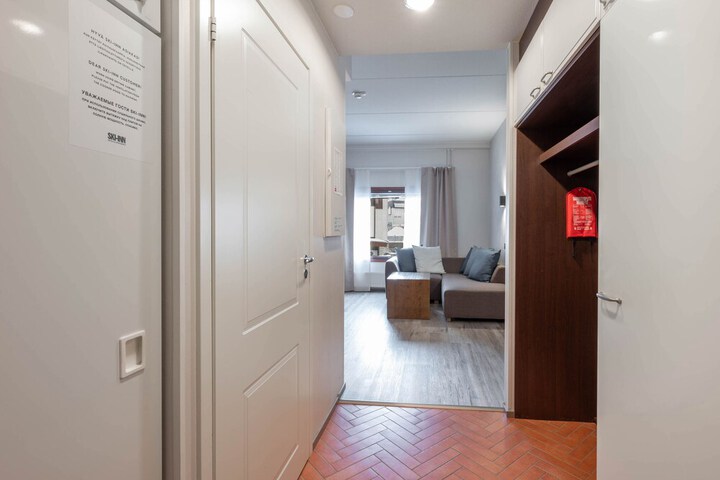 Room 34 of 157