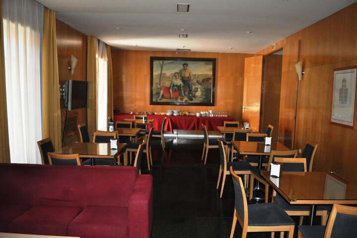 Dining 52 of 69