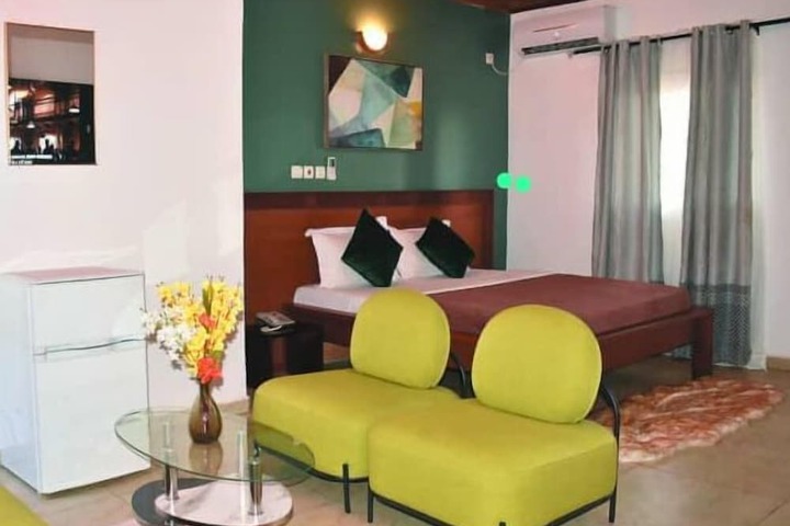 Room 12 of 29