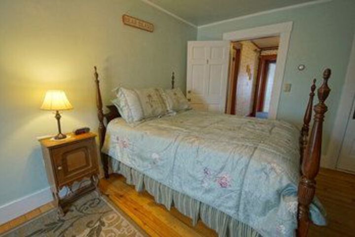 Room 27 of 39
