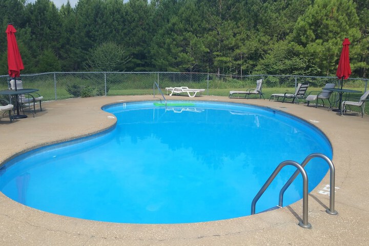 Pool 32 of 46