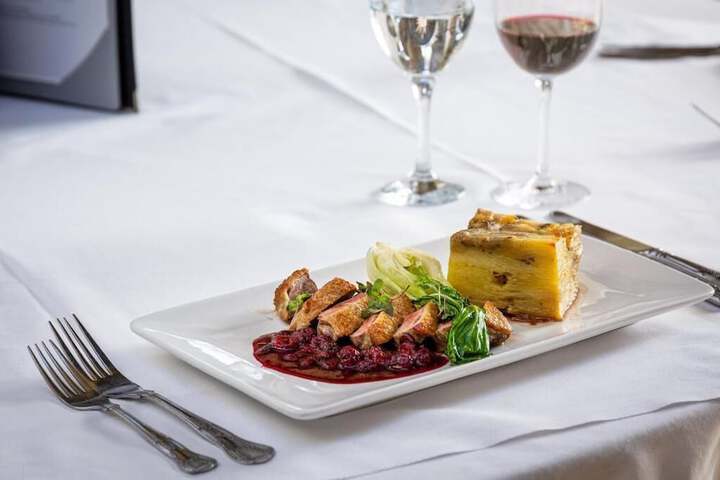 Dining 92 of 153