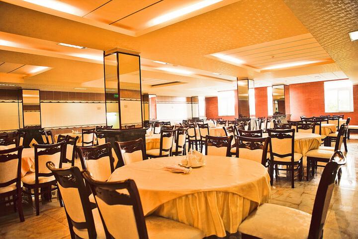 Dining Photos