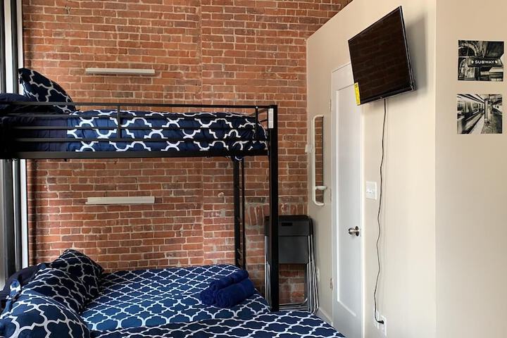 Room 148 of 214
