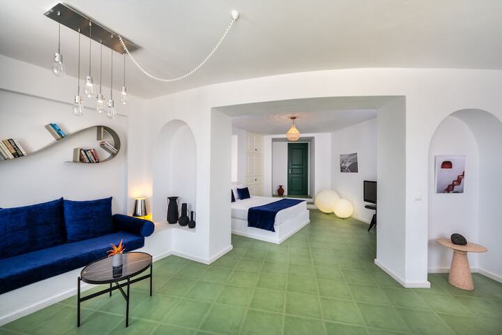 Room 10 of 30