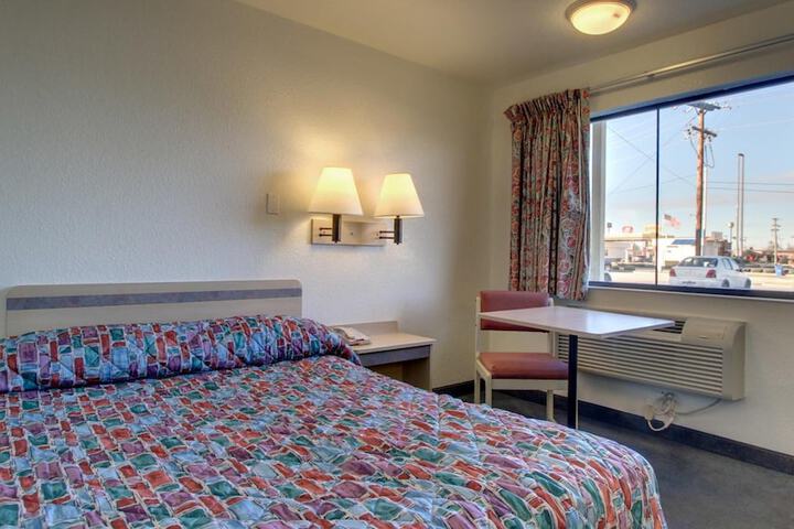 Room 14 of 35