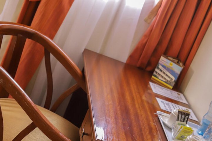 Room 17 of 34