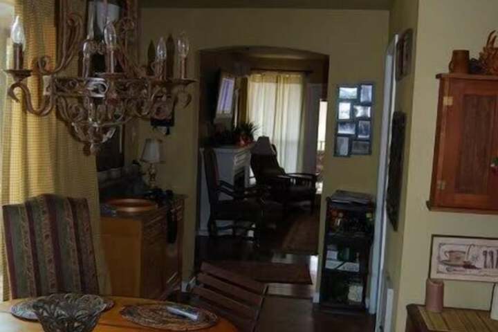 Room 2 of 8