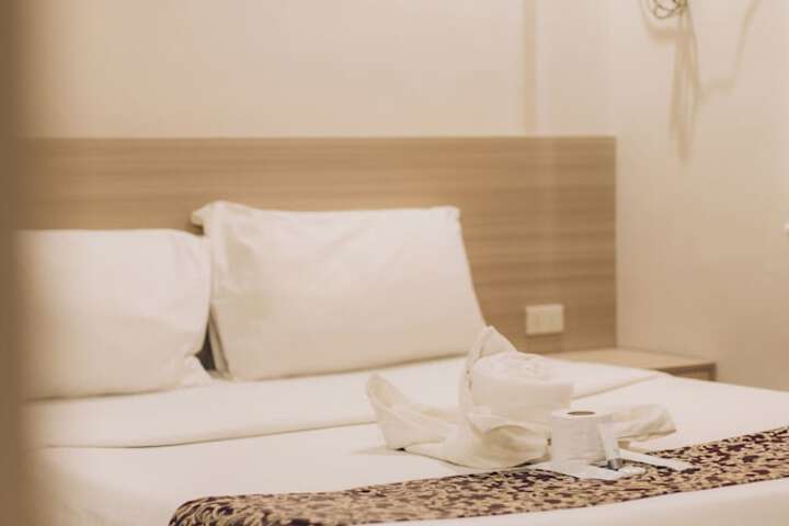 Room 8 of 22