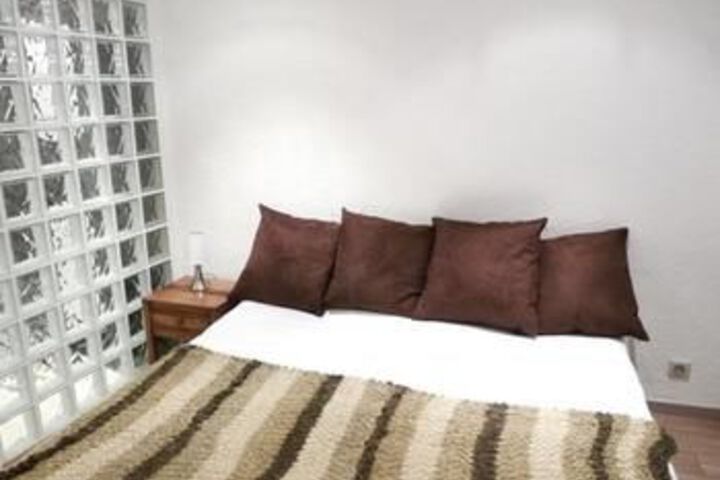 Room 5 of 10