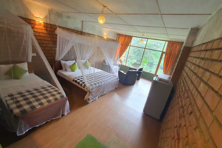 Room 10 of 50