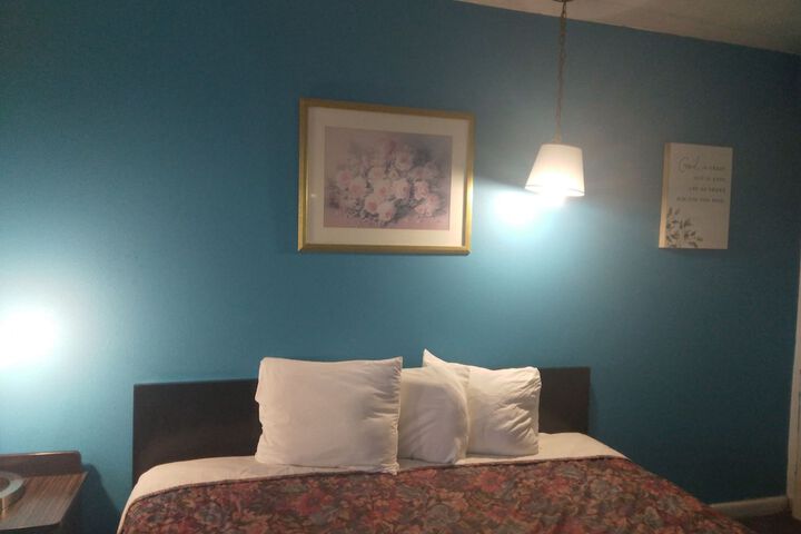 Room 5 of 64