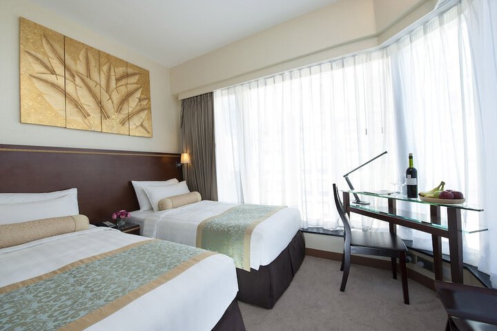 Room 8 of 33