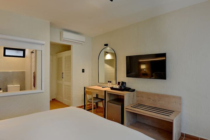 Room 20 of 103