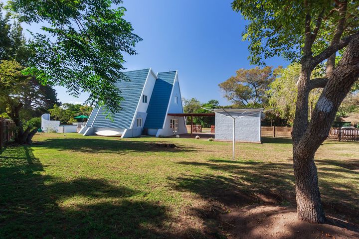 Hotel Exterior 20 of 23