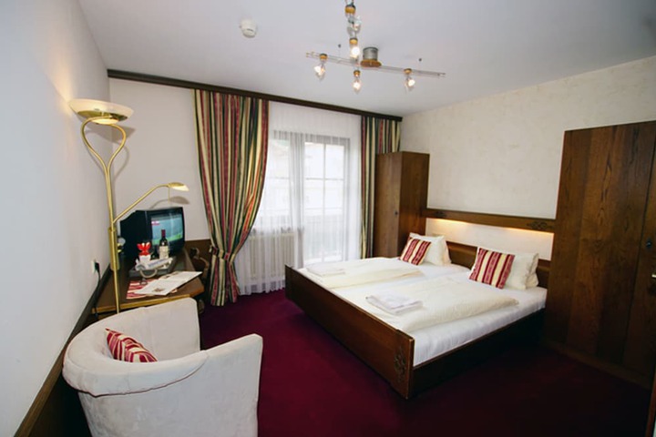 Room 7 of 43