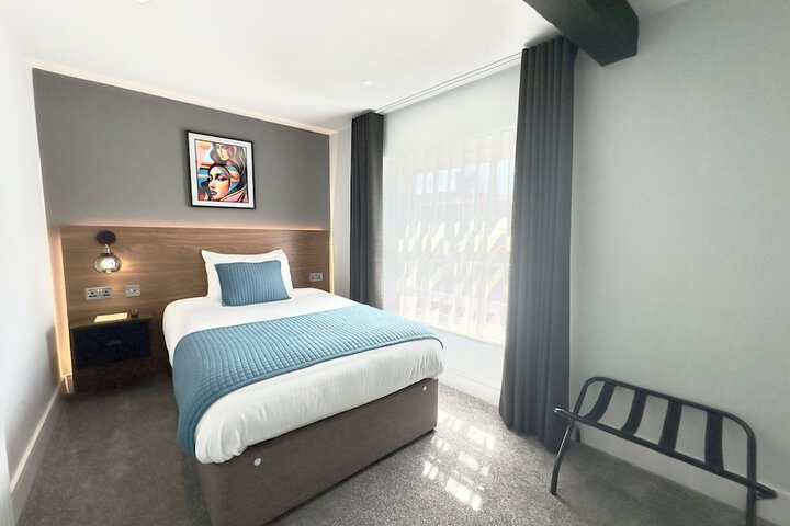 Room 8 of 49