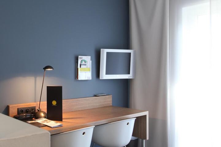 Room 5 of 41