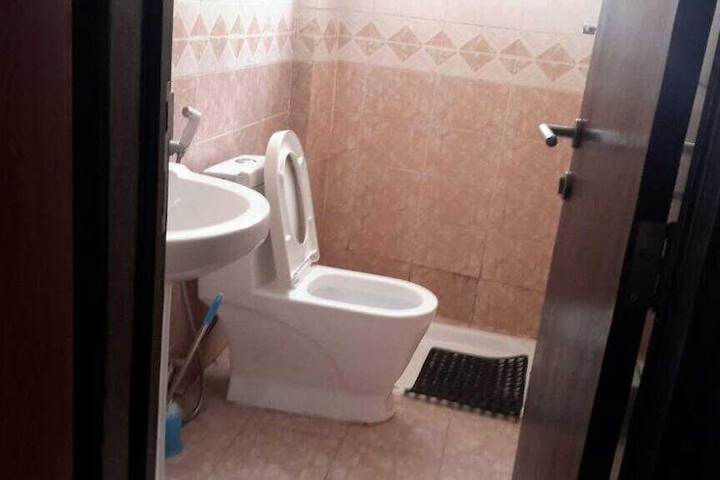 Room 12 of 16