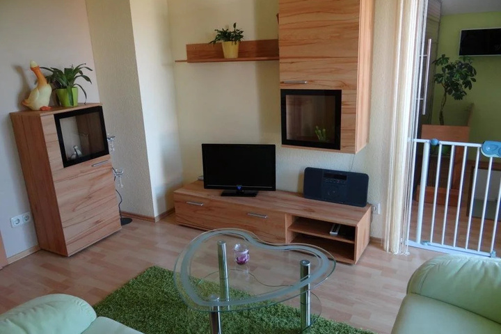 Room 5 of 10