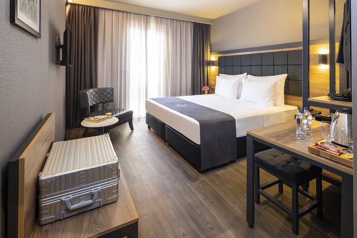 Room 10 of 75