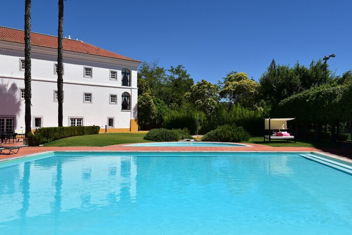 Hotel with Pool