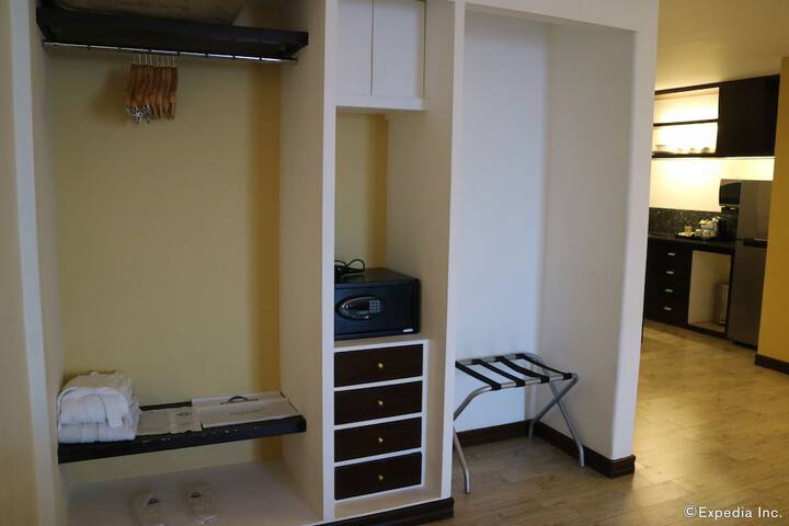 Room 43 of 79