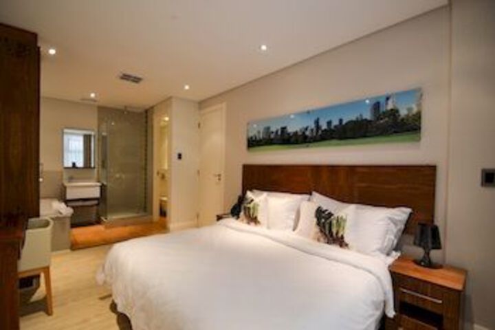 Room 9 of 33